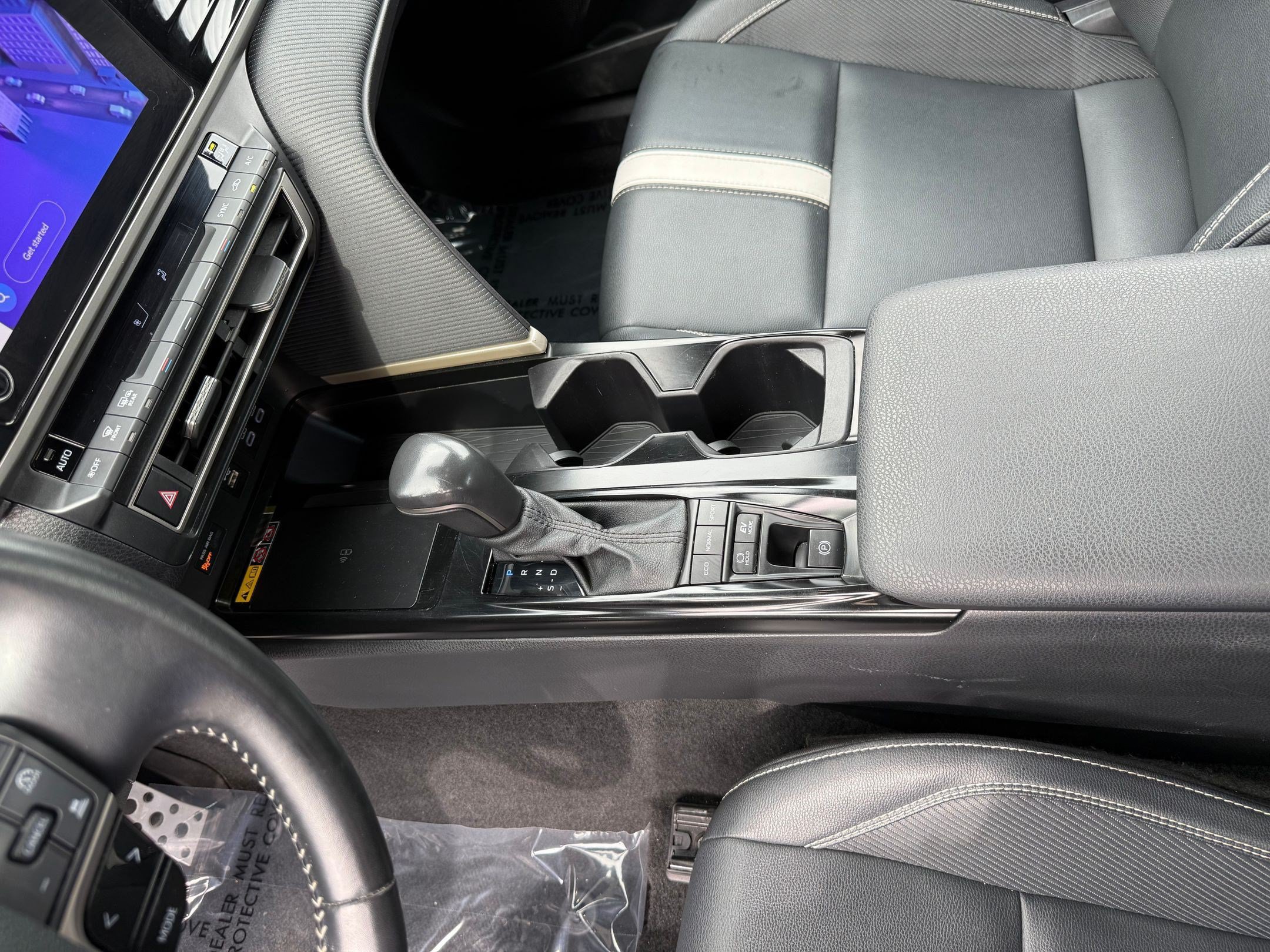 Used 2025 Toyota Camry SE FWD image 22