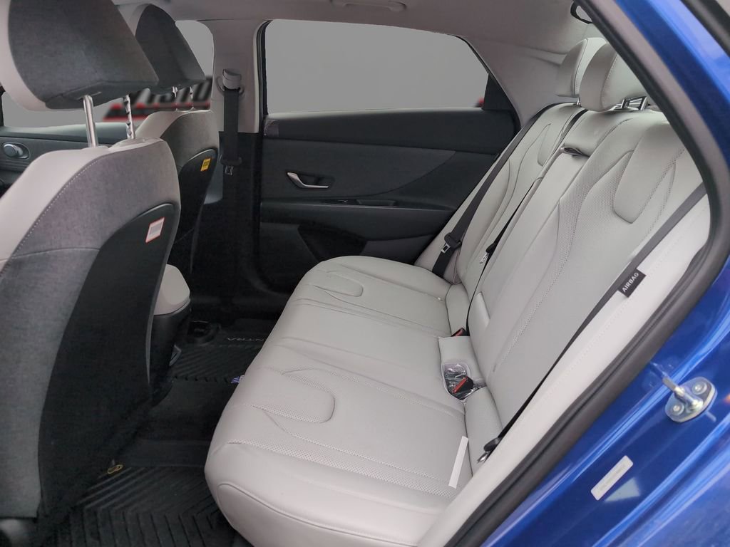 Used 2025 Hyundai Elantra Limited image 10