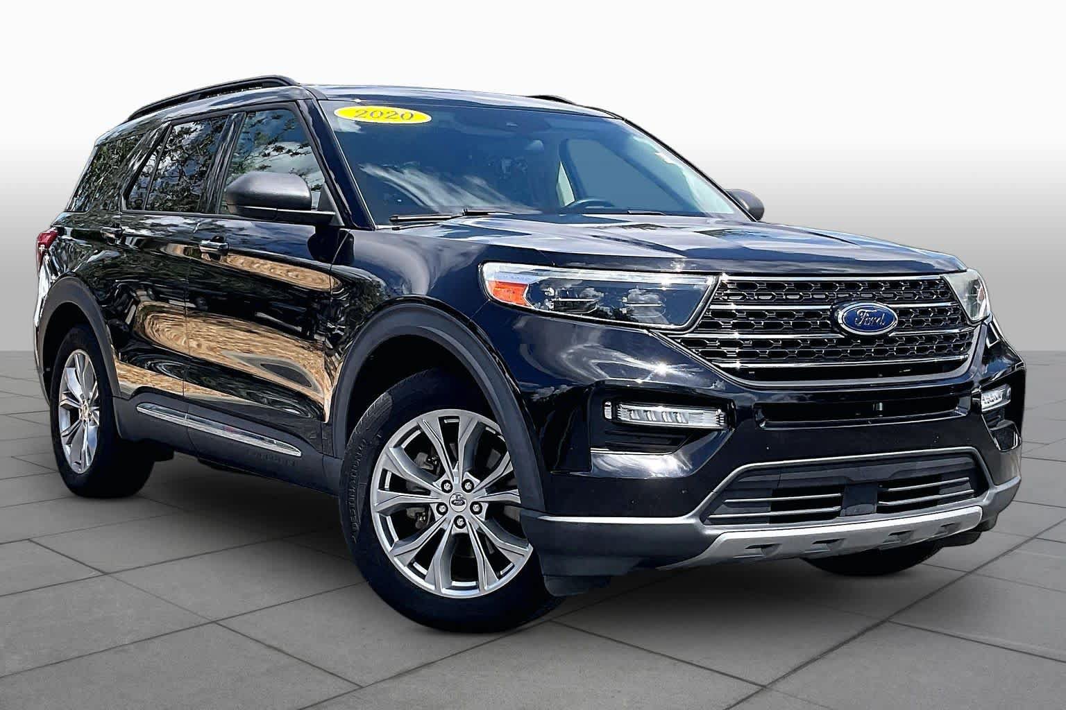Used 2020 Ford Explorer XLT w/ Equipment Group 202A RWD image 3