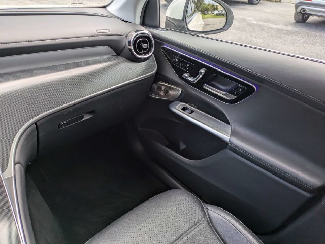 Used 2023 Mercedes-Benz GLC 300 w/ Exclusive Trim Package image 21