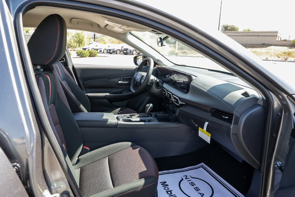 New 2027 Nissan Sentra SR w/ Floor Mat Package FWD image 21