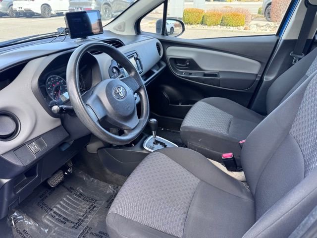 Used 2015 Toyota Yaris L image 10