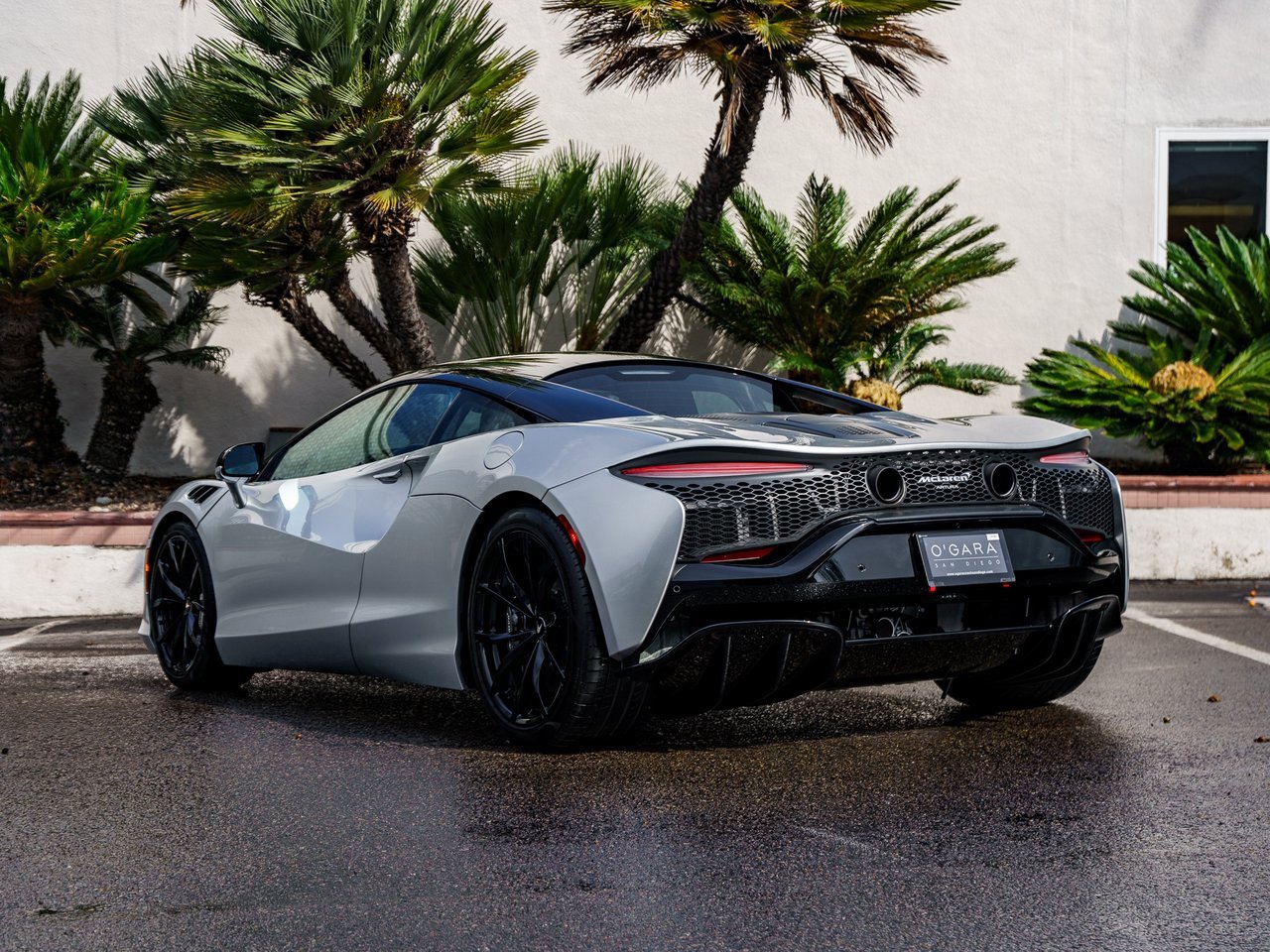 Used 2023 McLaren Artura image 26