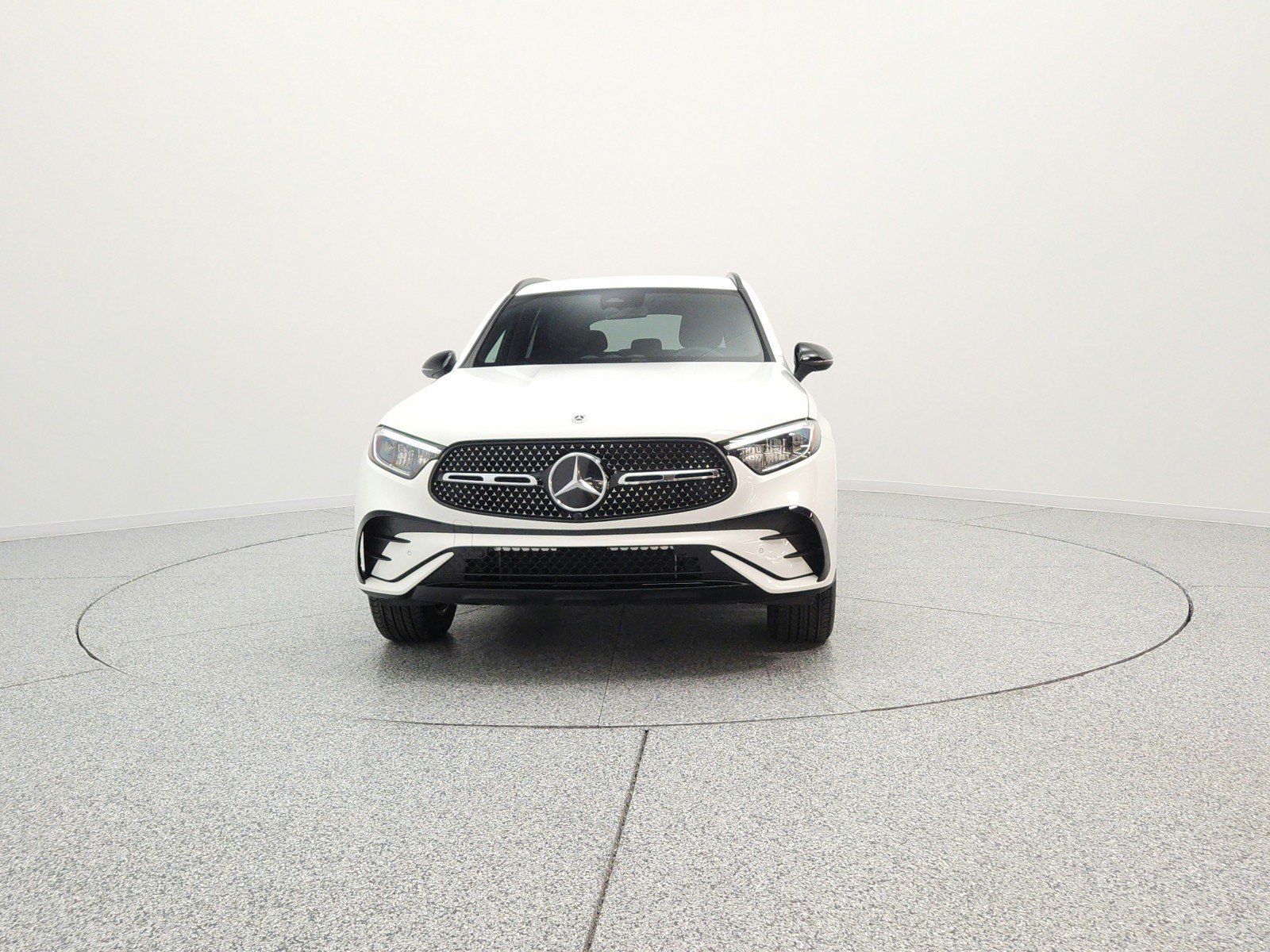 Used 2025 Mercedes-Benz GLC 350e 4MATIC image 2