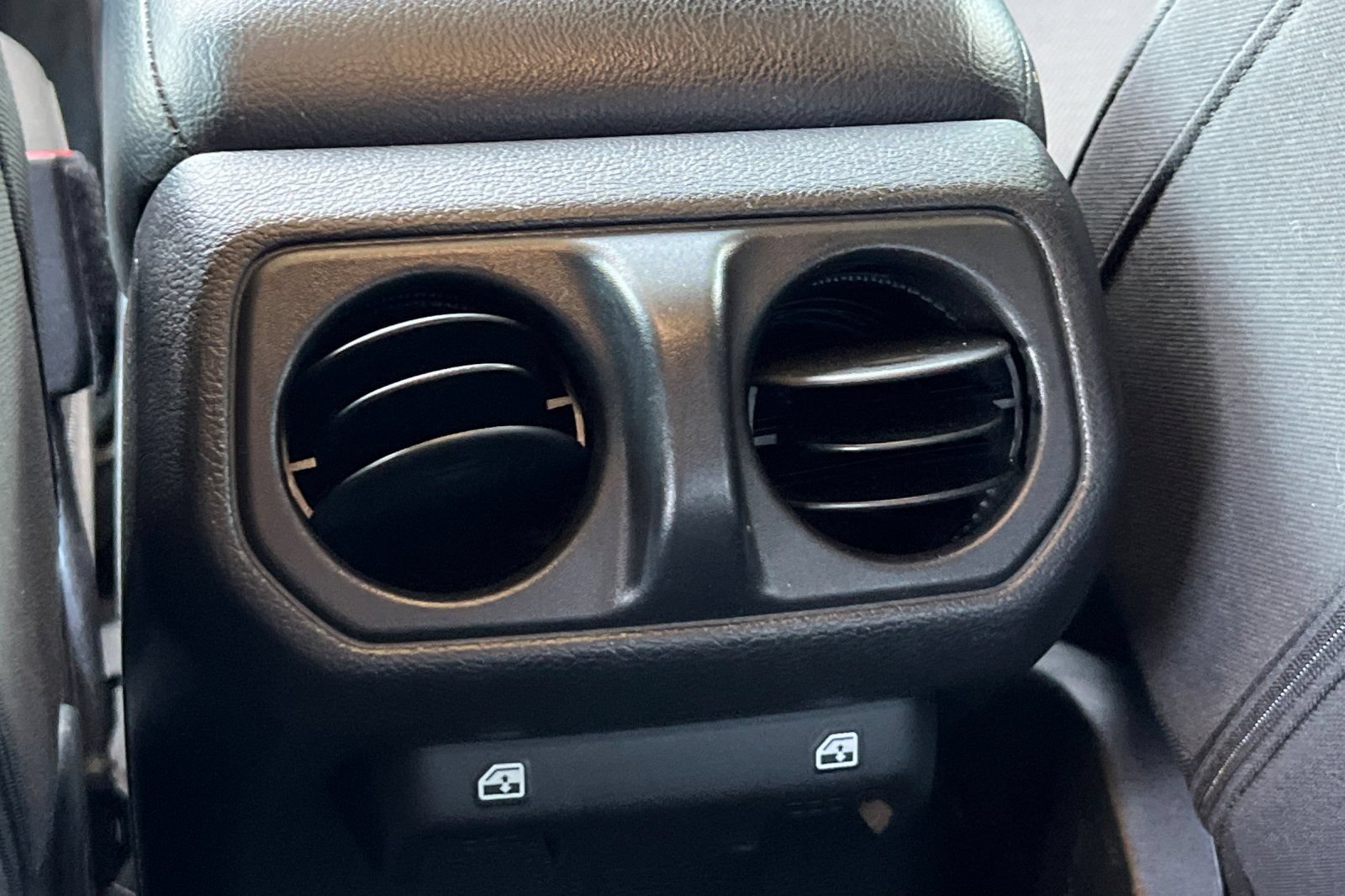 Used 2023 Jeep Gladiator Sport AWD/4WD image 17