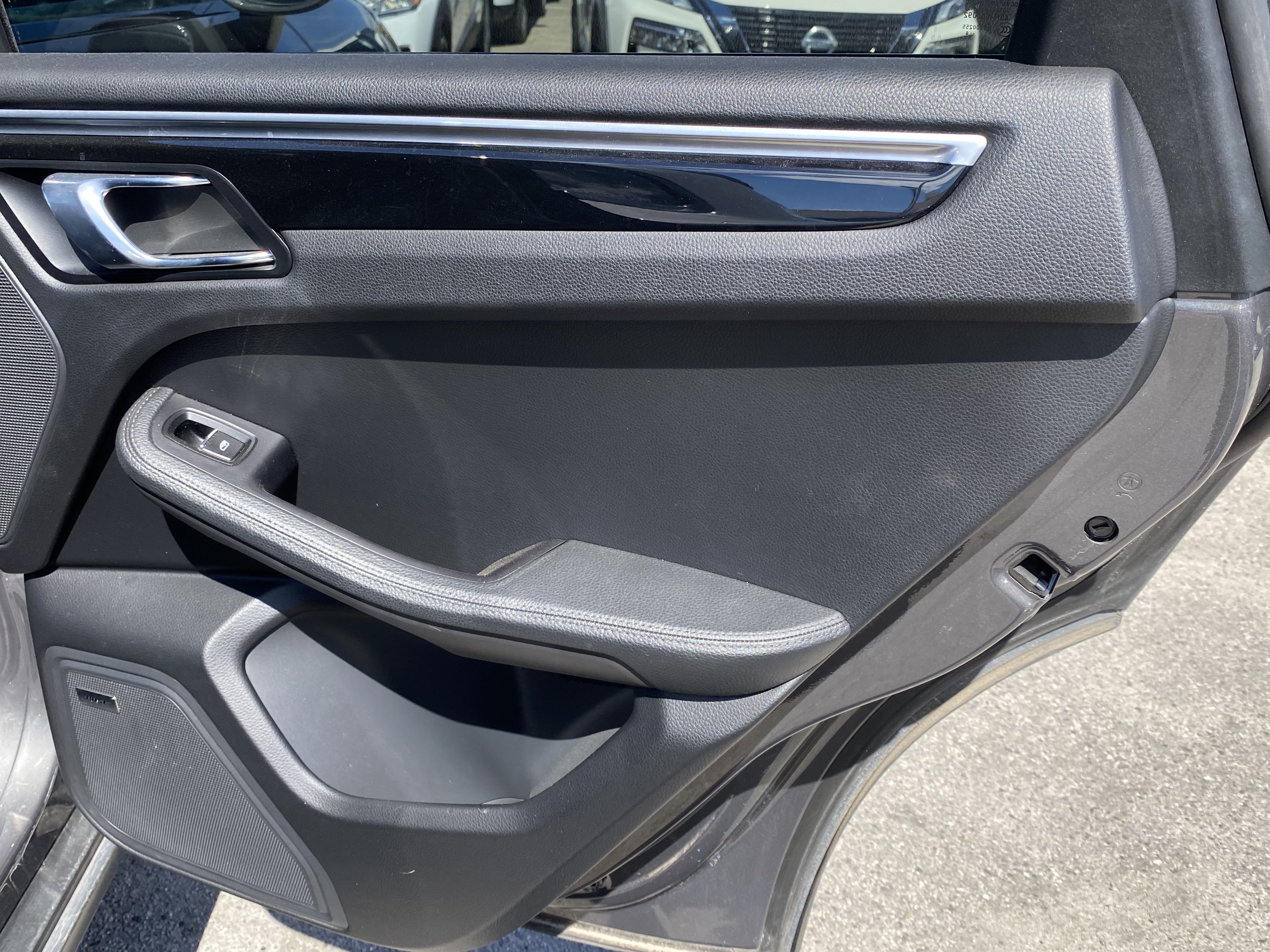Used 2018 Porsche Macan S w/ Premium Package Plus AWD/4WD image 19
