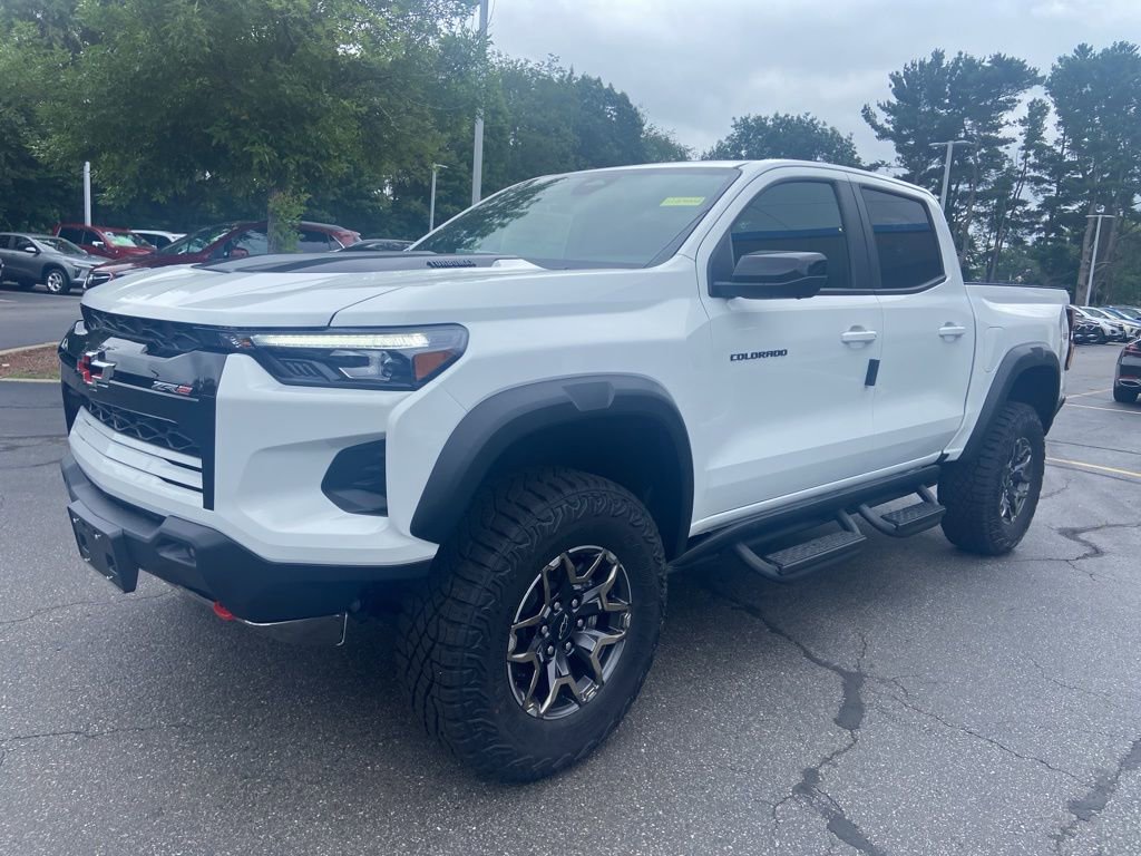 New 2025 Chevrolet Colorado ZR2 w/ Technology Package image 2