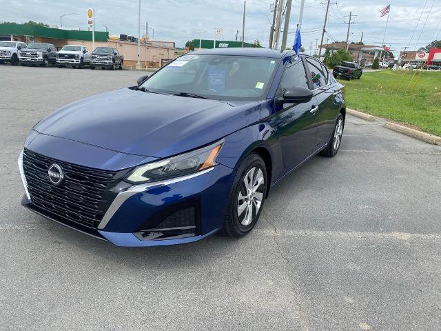 Used 2024 Nissan Altima 2.5 S FWD image 3
