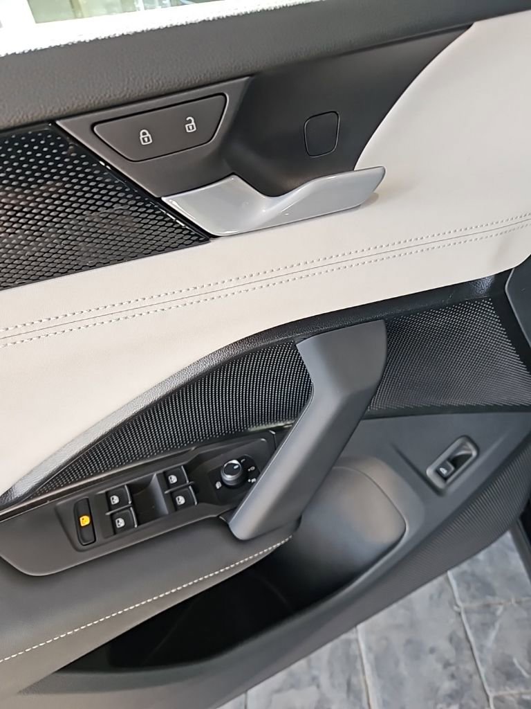 New 2026 Volkswagen Tiguan SE AWD/4WD image 27