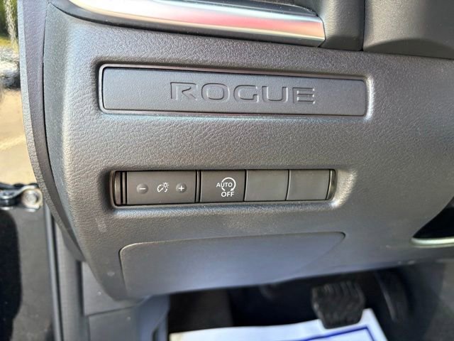 Used 2023 Nissan Rogue S AWD/4WD image 24