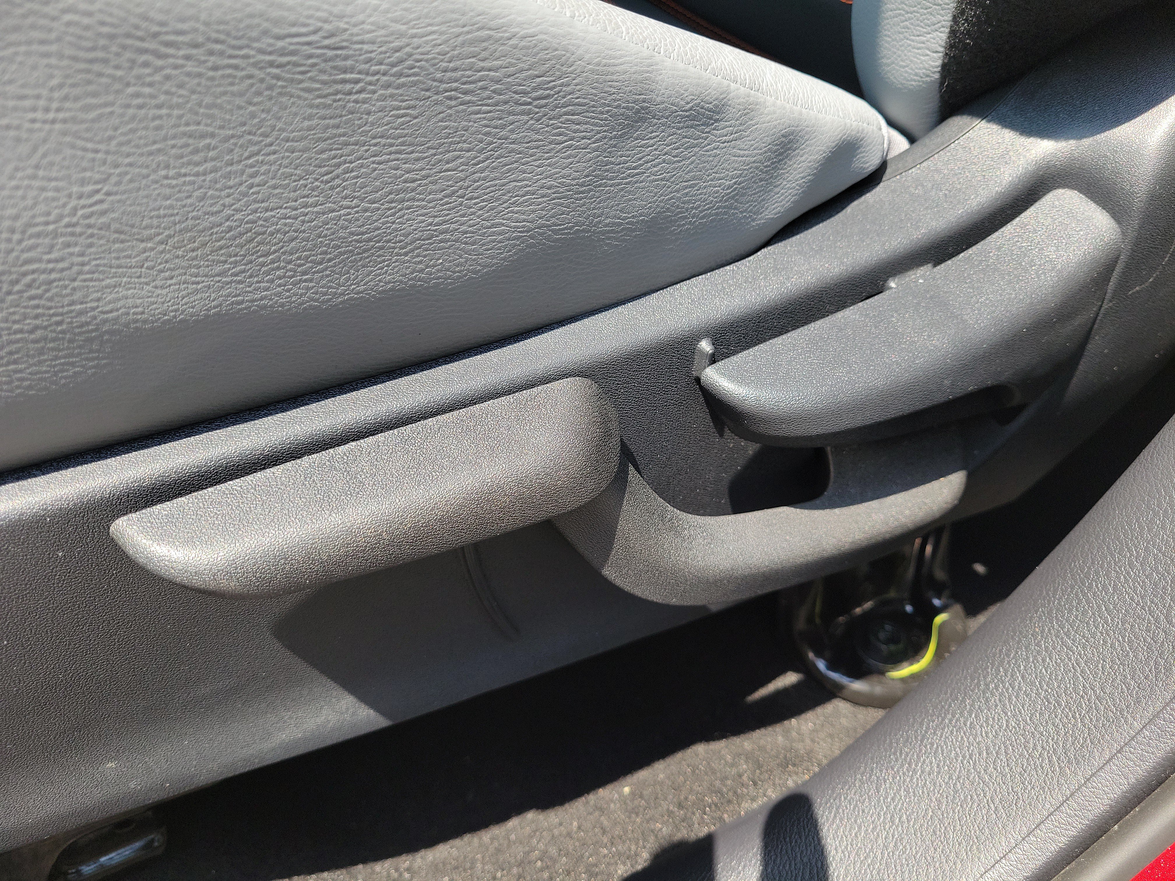 Certified 2024 Nissan Kicks SR w/ SR Premium Package FWD image 17