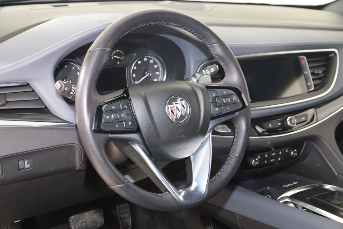 Used 2023 Buick Enclave Essence AWD/4WD image 6
