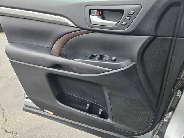 Certified 2017 Toyota Highlander Limited AWD/4WD image 21