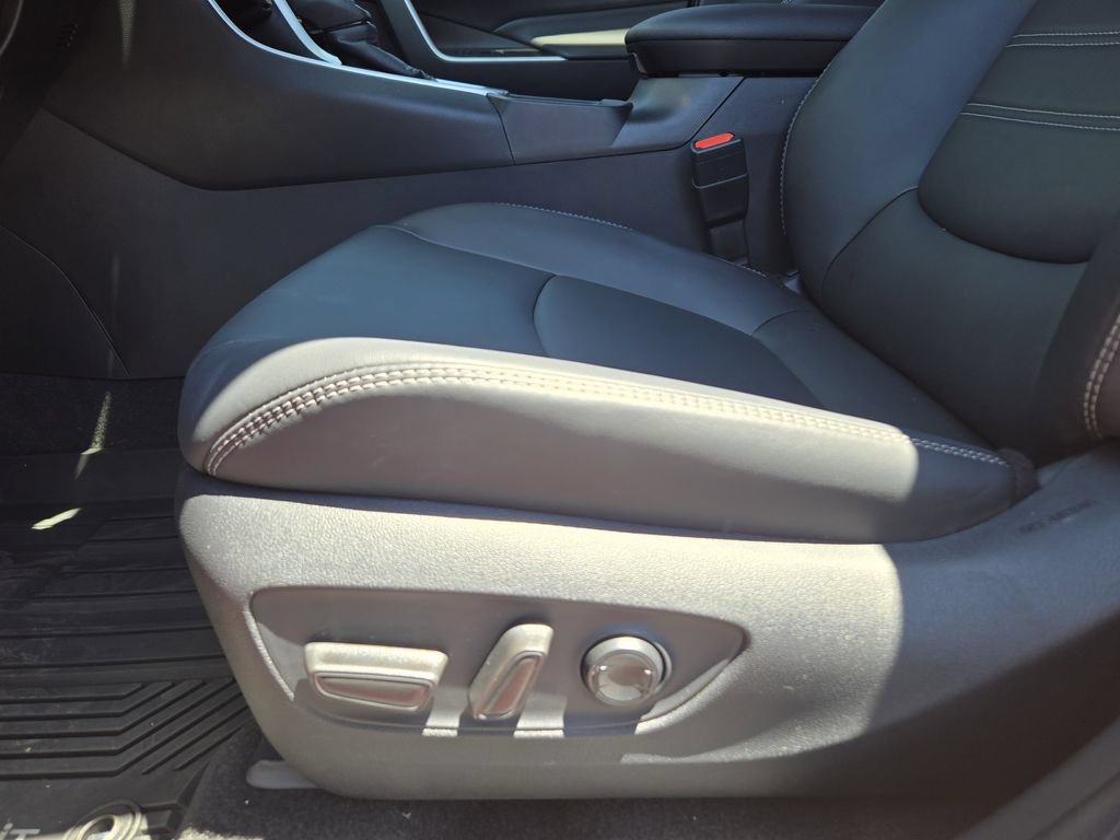 Used 2024 Toyota RAV4 XLE Premium FWD image 25