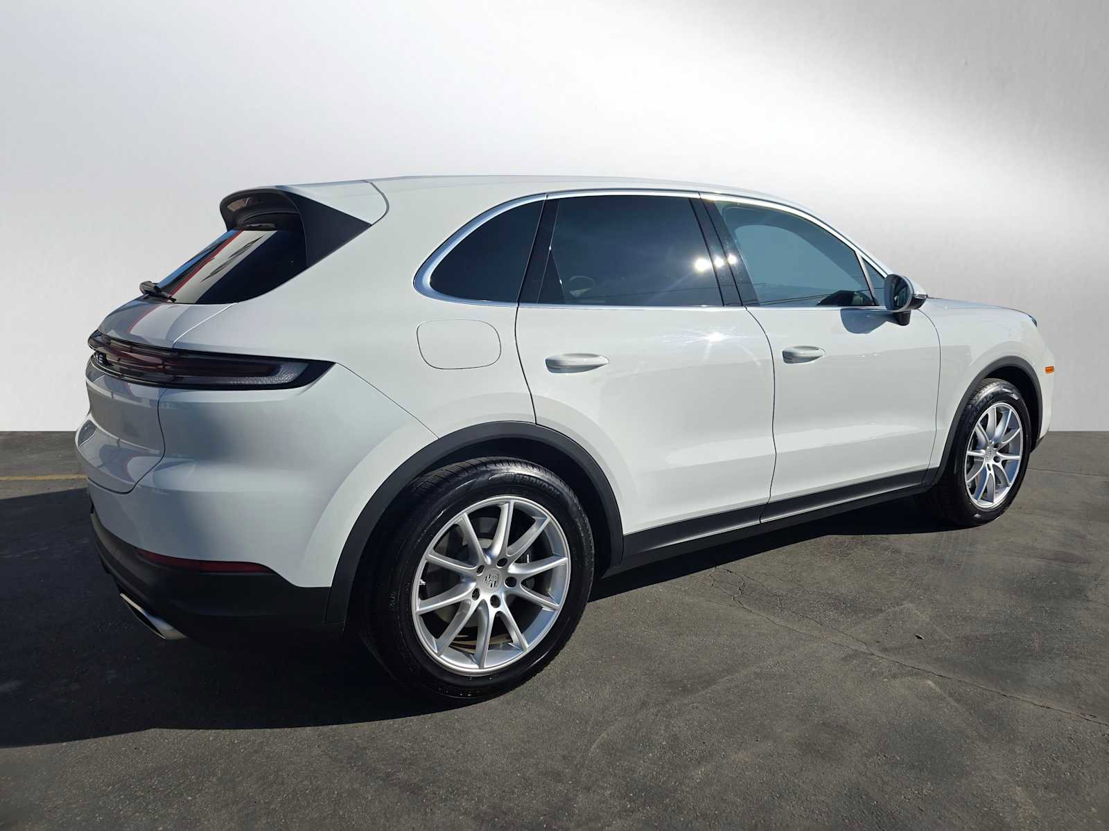 Used 2024 Porsche Cayenne image 3