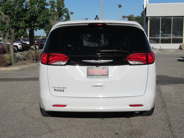 Certified 2023 Chrysler Voyager LX FWD image 6