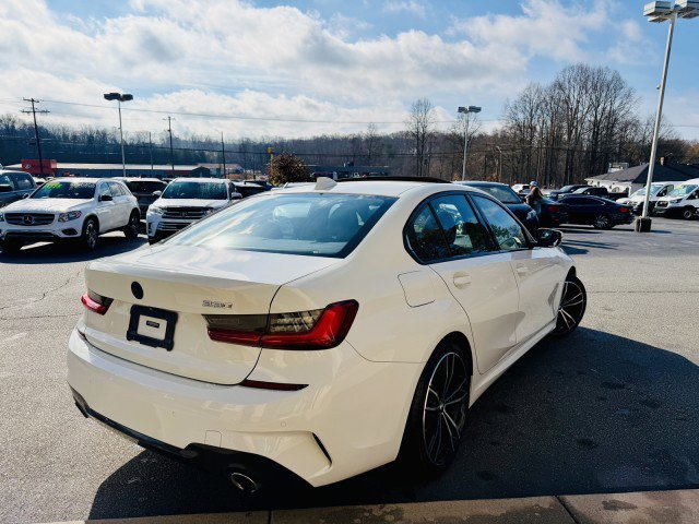 Used 2019 BMW 330i Sedan w/ M Sport Package image 4