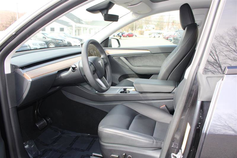 Used 2025 Tesla Model Y Long Range image 10