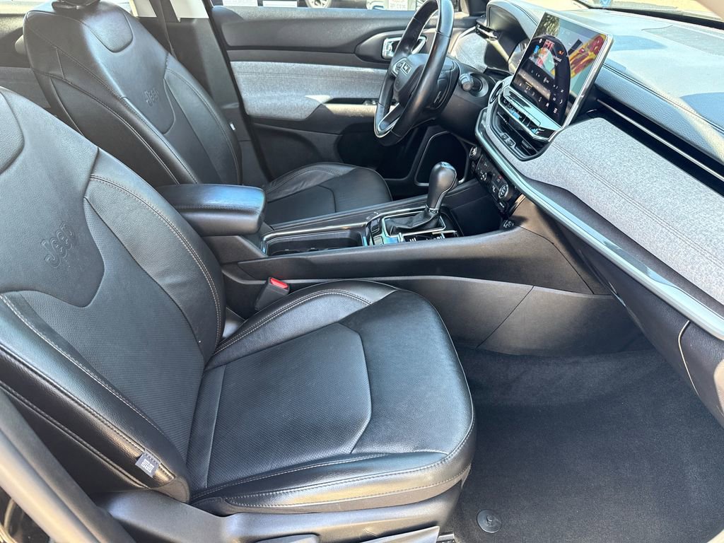 Certified 2022 Jeep Compass Latitude image 13