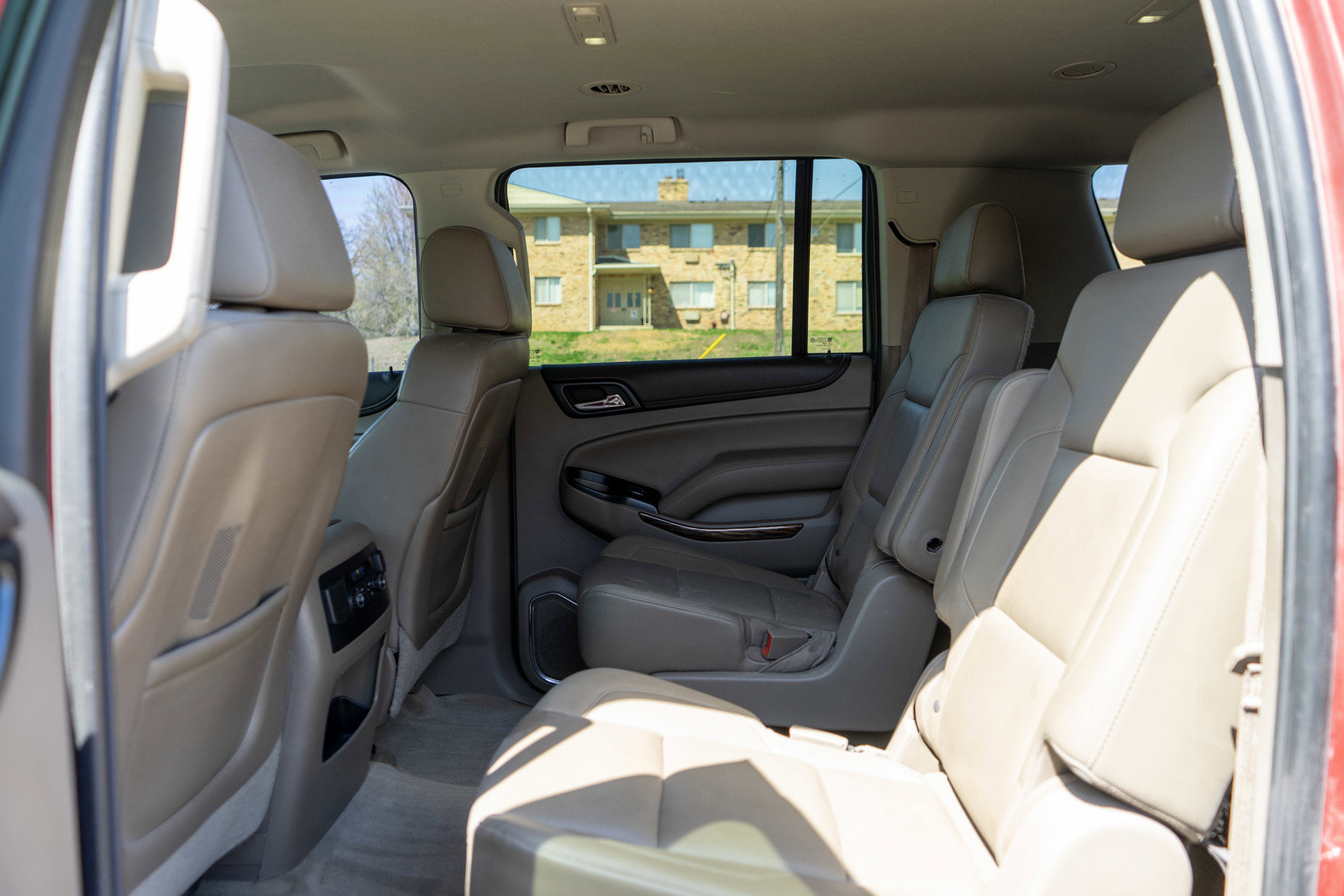 Used 2015 GMC Yukon XL SLT w/ HD Trailering Package AWD/4WD image 29