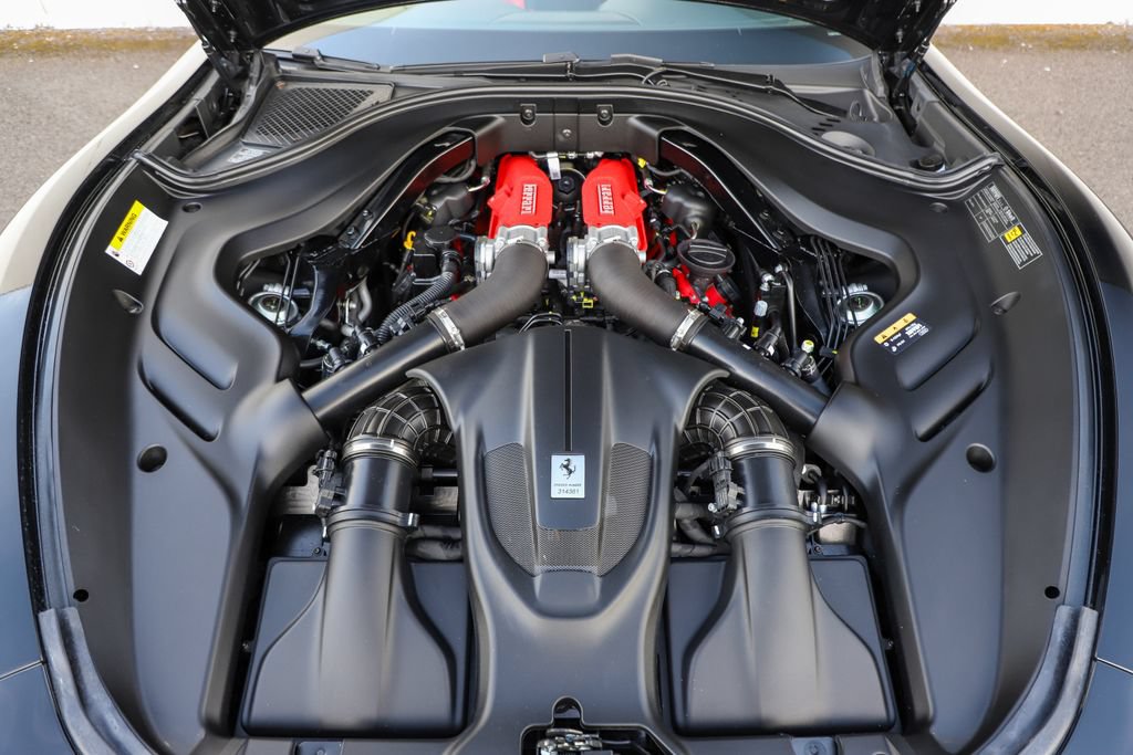Certified 2025 Ferrari Roma Spider RWD image 16