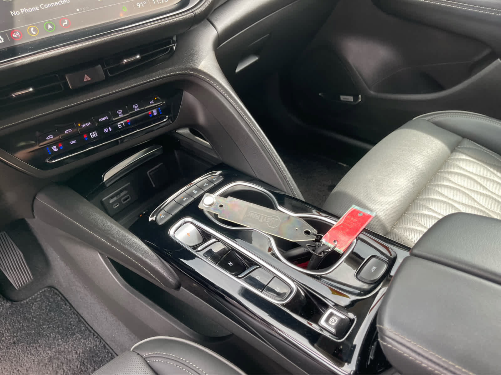Used 2022 Buick Envision Avenir w/ Technology Package II FWD image 19