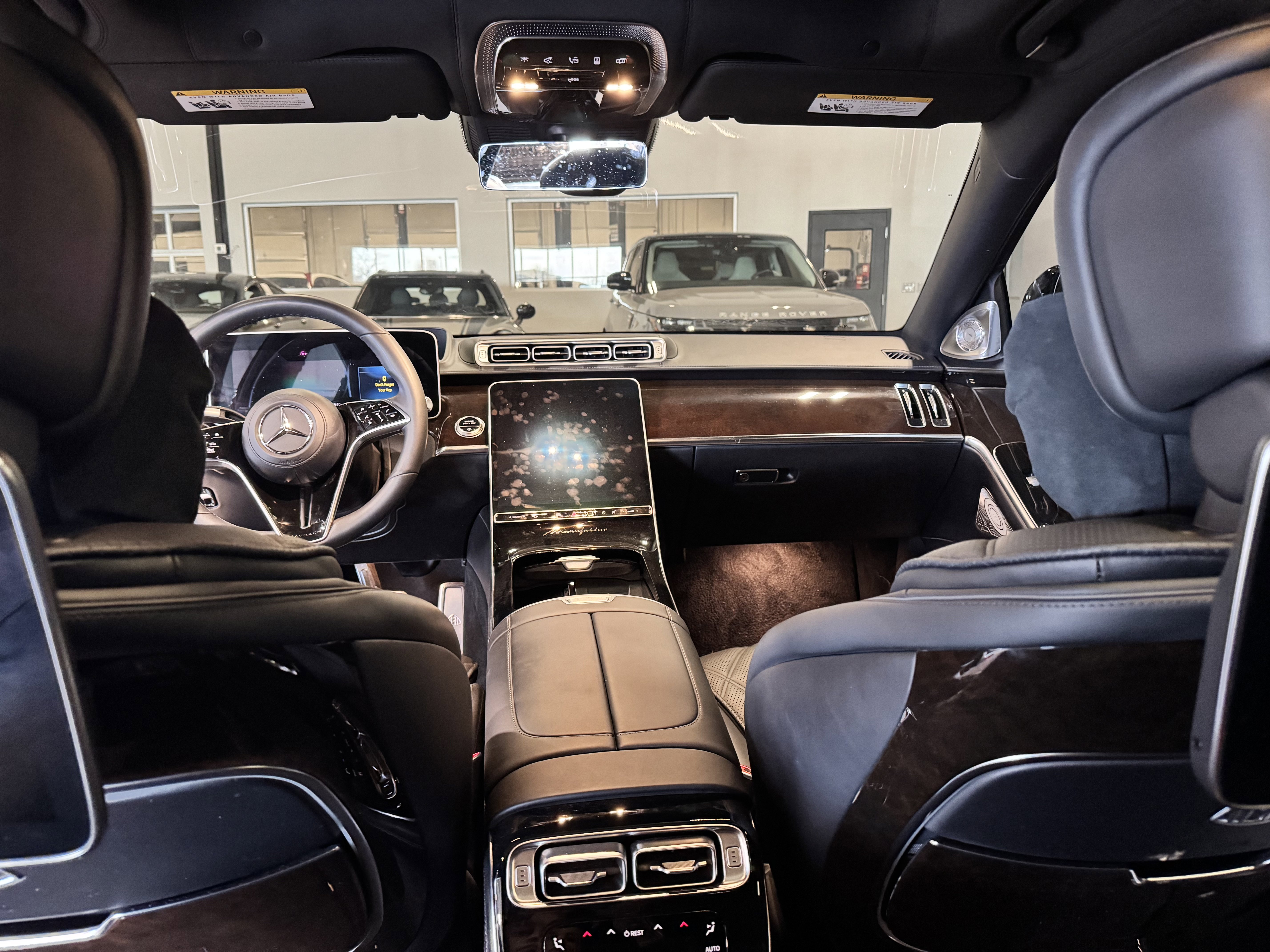 Used 2023 Mercedes-Benz Maybach S 680 Maybach S 680 w/ Manufaktur Leather Package image 29