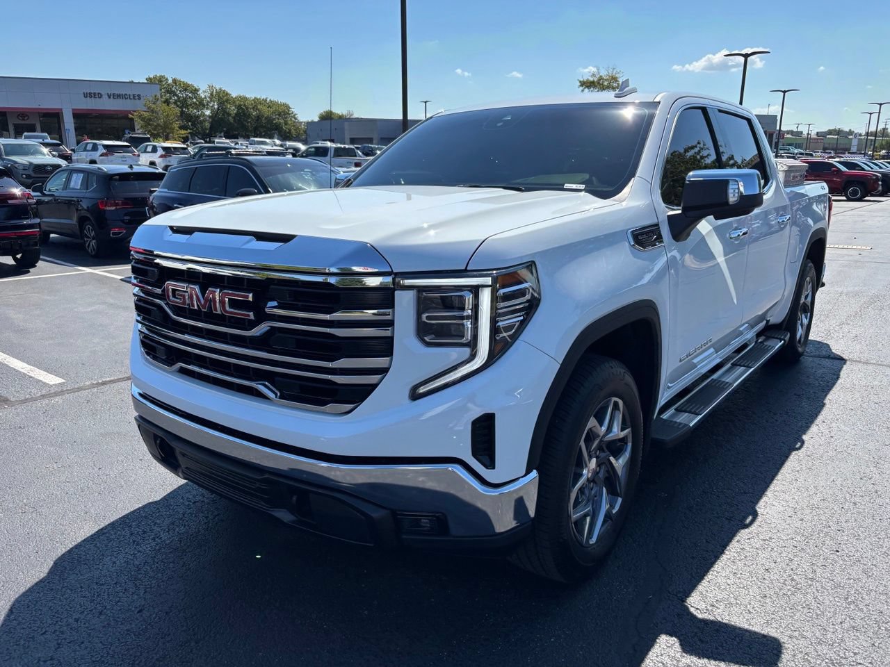 Used 2026 GMC Sierra 1500 SLT w/ SLT Premium Package AWD/4WD image 10