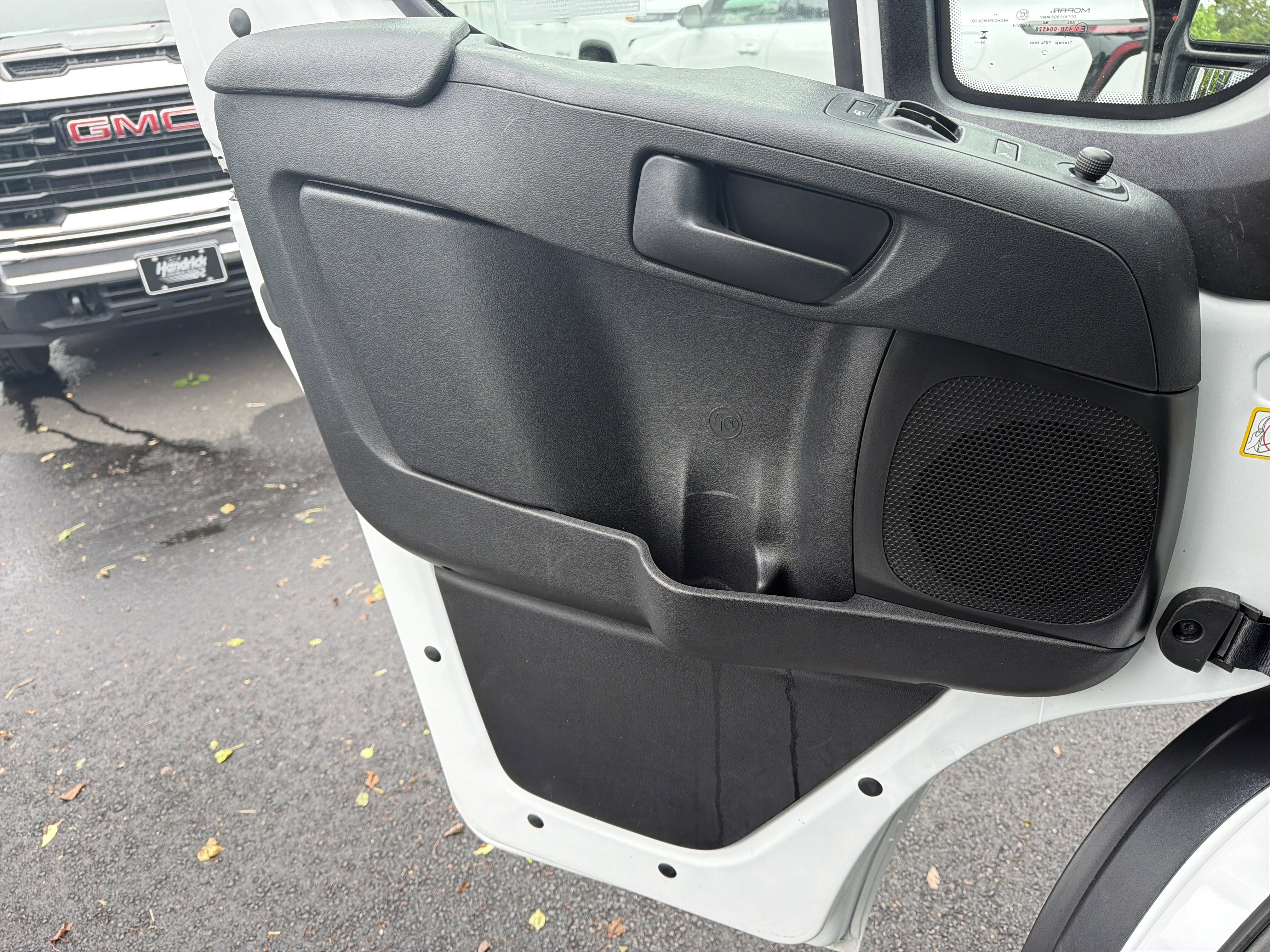 Used 2025 RAM ProMaster 2500 w/ Convenience Group FWD image 14