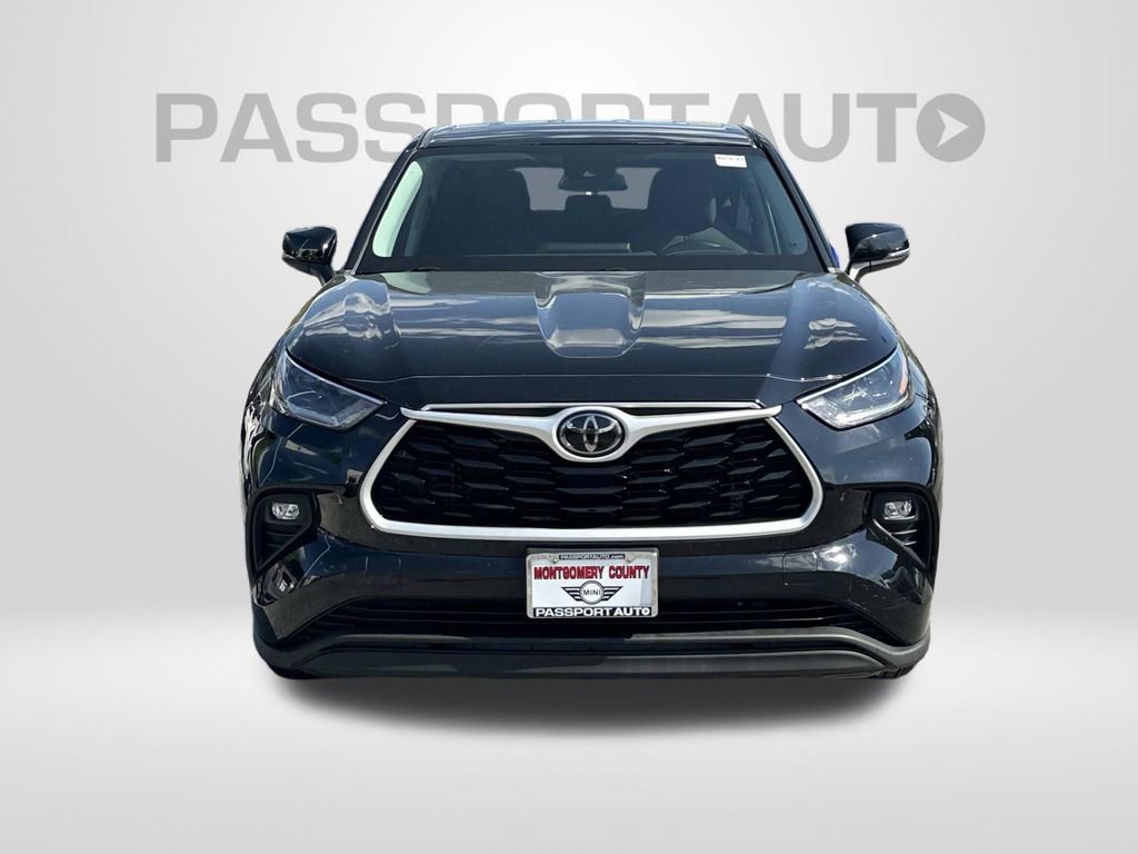 Used 2021 Toyota Highlander LE image 7