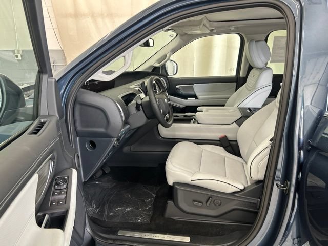 New 2027 Ford Expedition Platinum w/ Platinum Ultimate Package AWD/4WD image 11