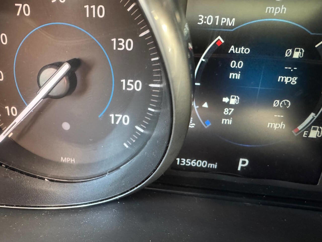 Used 2017 Jaguar F-PACE R-Sport image 21