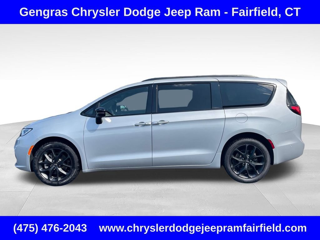 Certified 2024 Chrysler Pacifica Touring-L w/ S Appearance Package AWD/4WD image 4