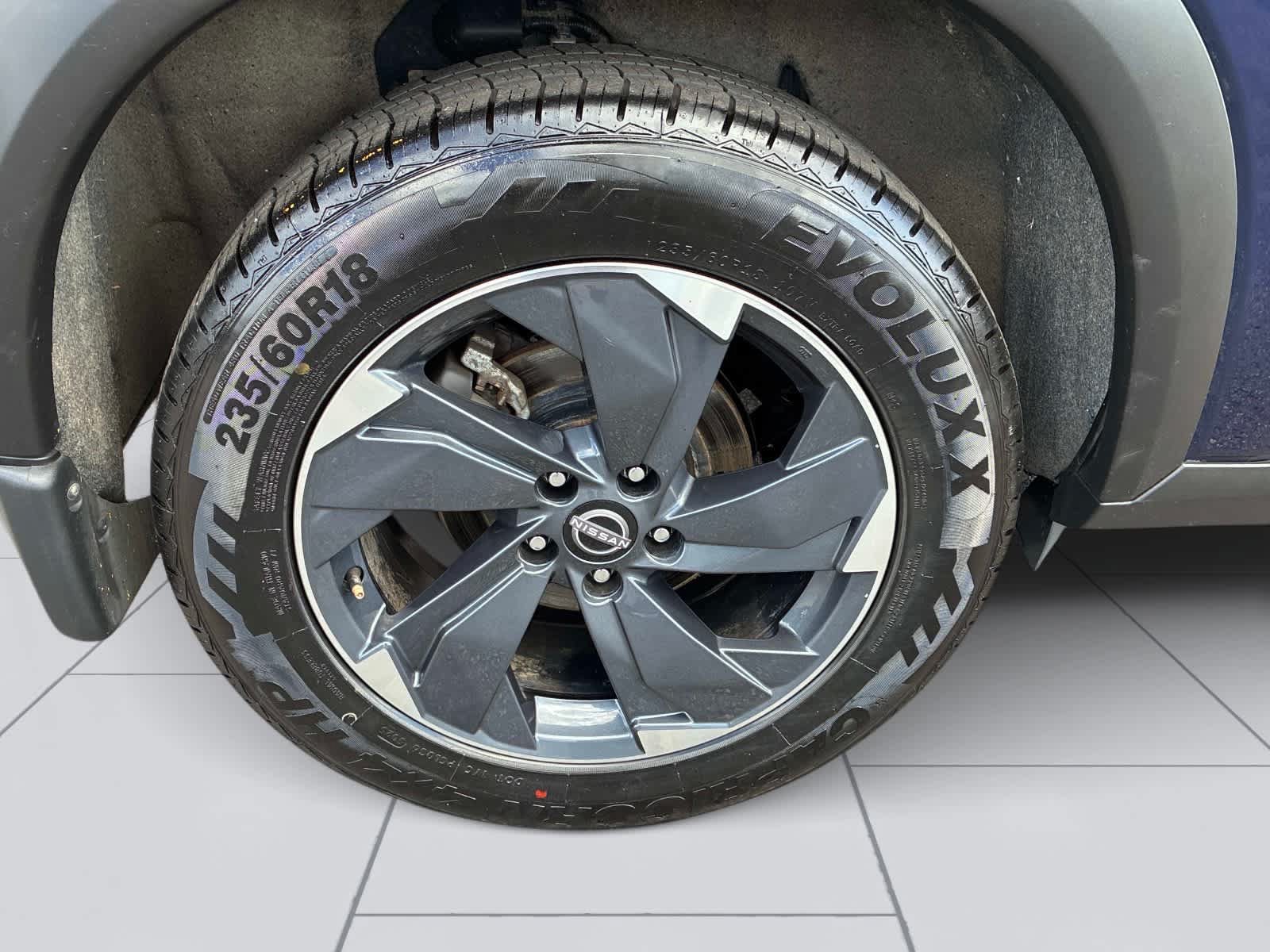 Used 2025 Nissan Rogue SV AWD/4WD image 10