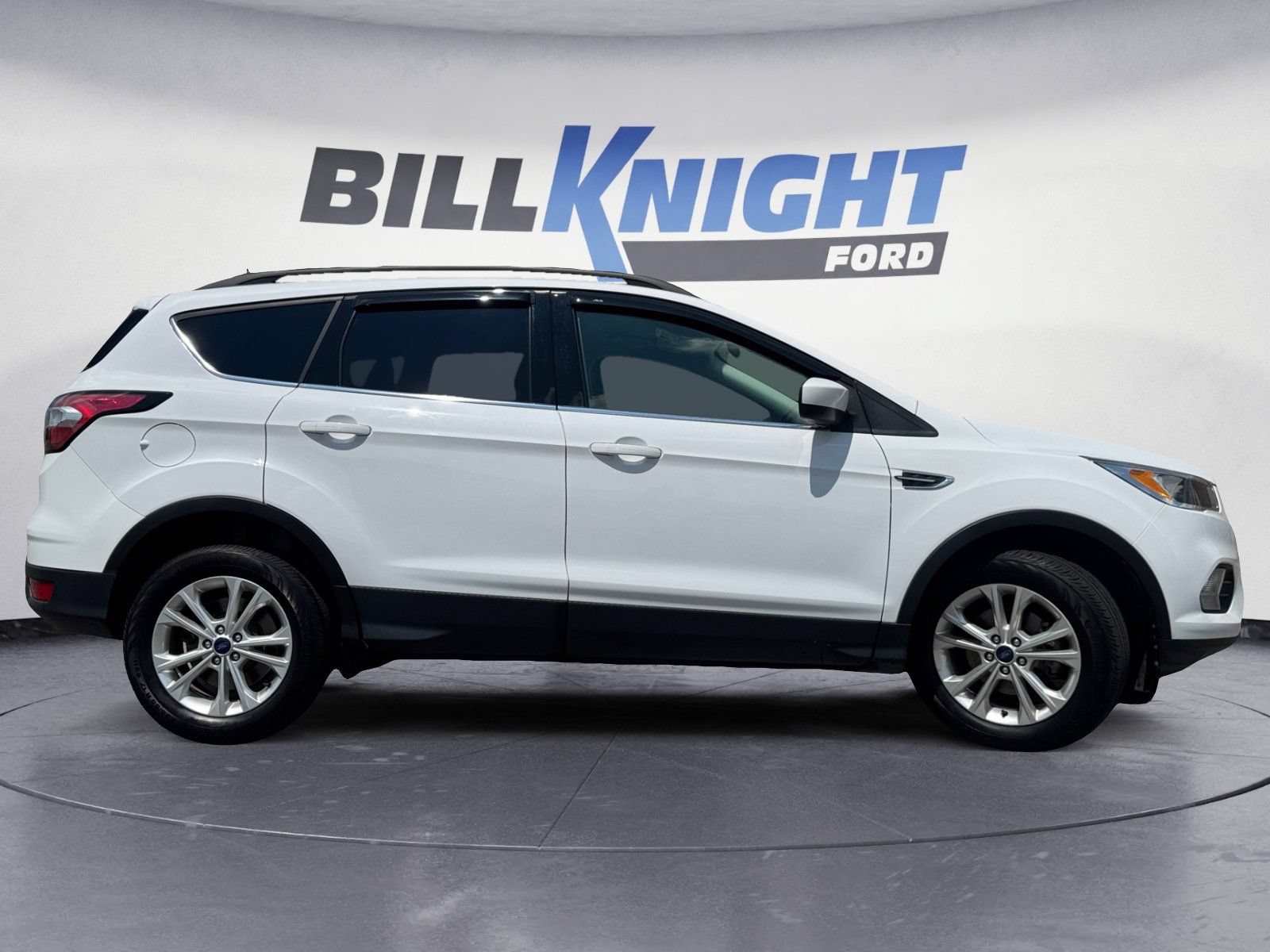 Used 2018 Ford Escape SE FWD image 6