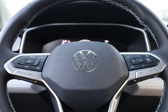 New 2025 Volkswagen Taos SE image 11