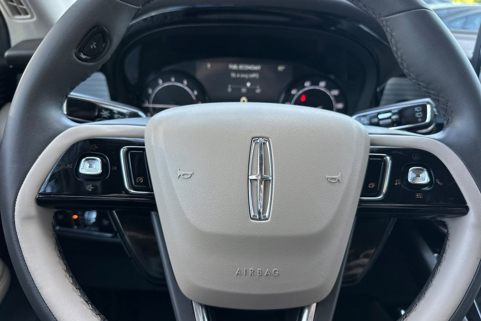 Used 2022 Lincoln Corsair FWD image 22