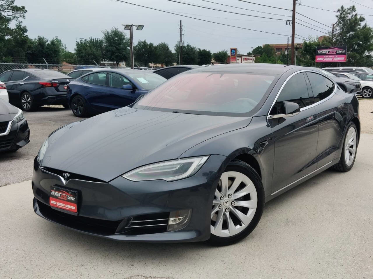 Used 2017 Tesla Model S 75 image 3