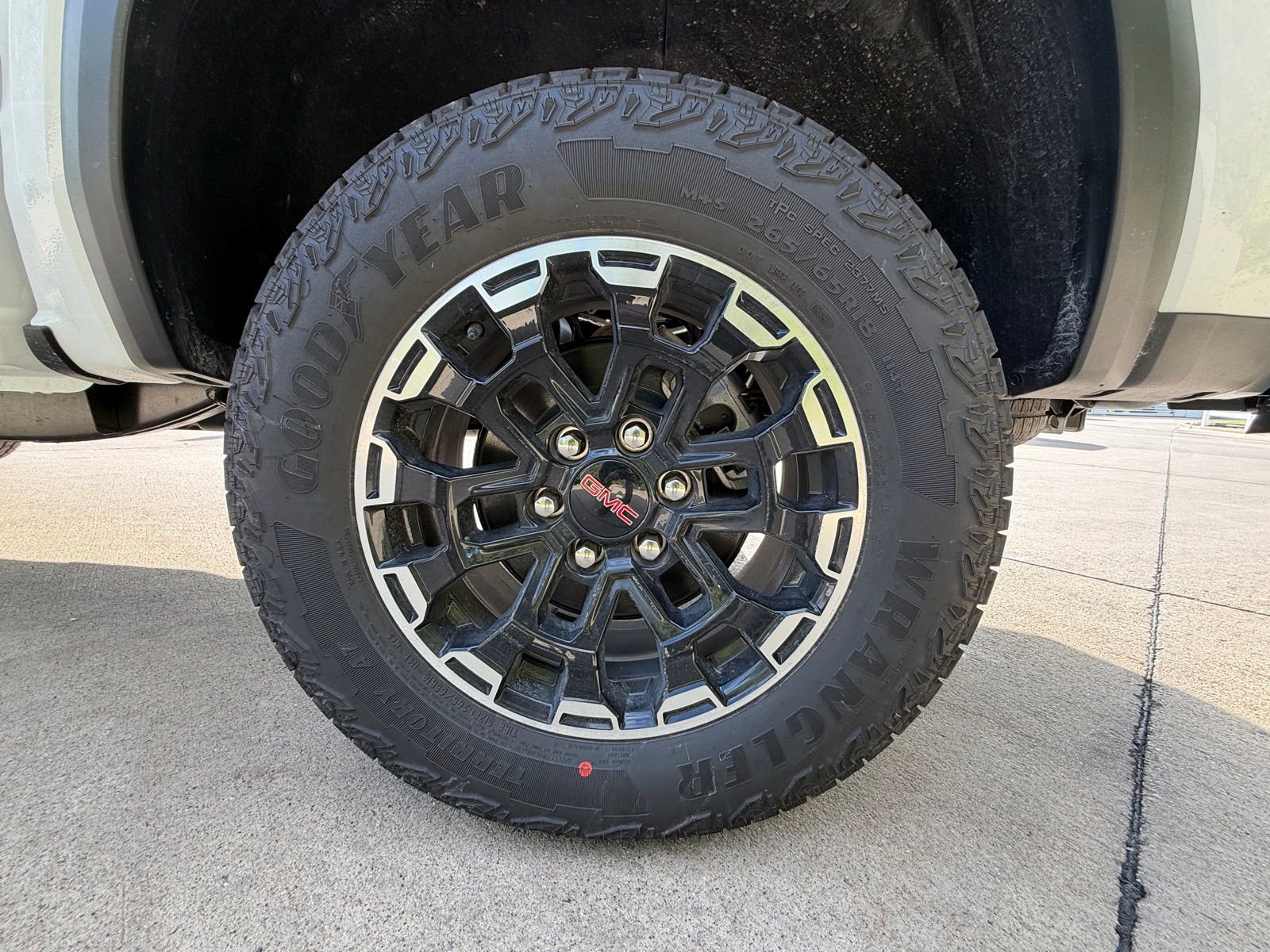 New 2026 GMC Canyon AT4 AWD/4WD image 41