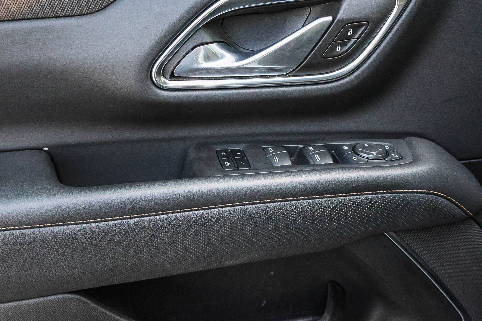 Used 2024 GMC Yukon AT4 w/ AT4 Premium Plus Package AWD/4WD image 28