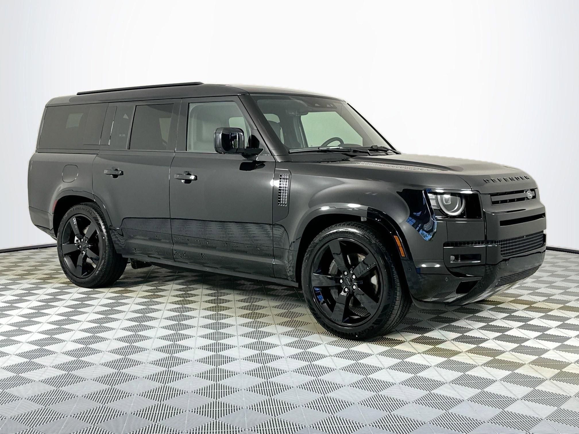 Used 2026 Land Rover Defender 130 X-Dynamic SE image 3