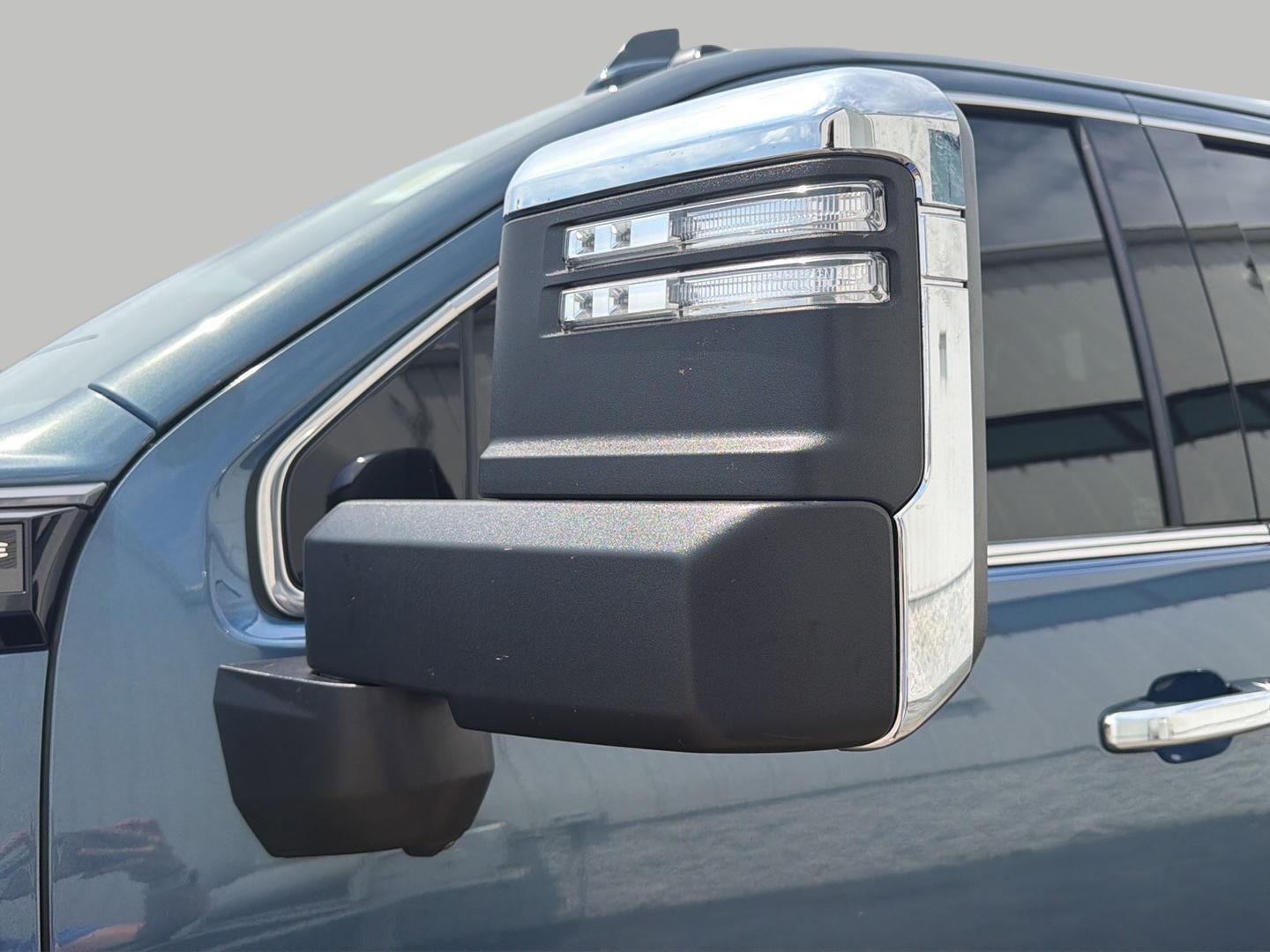 Used 2026 GMC Sierra 3500 Denali Ultimate AWD/4WD image 9