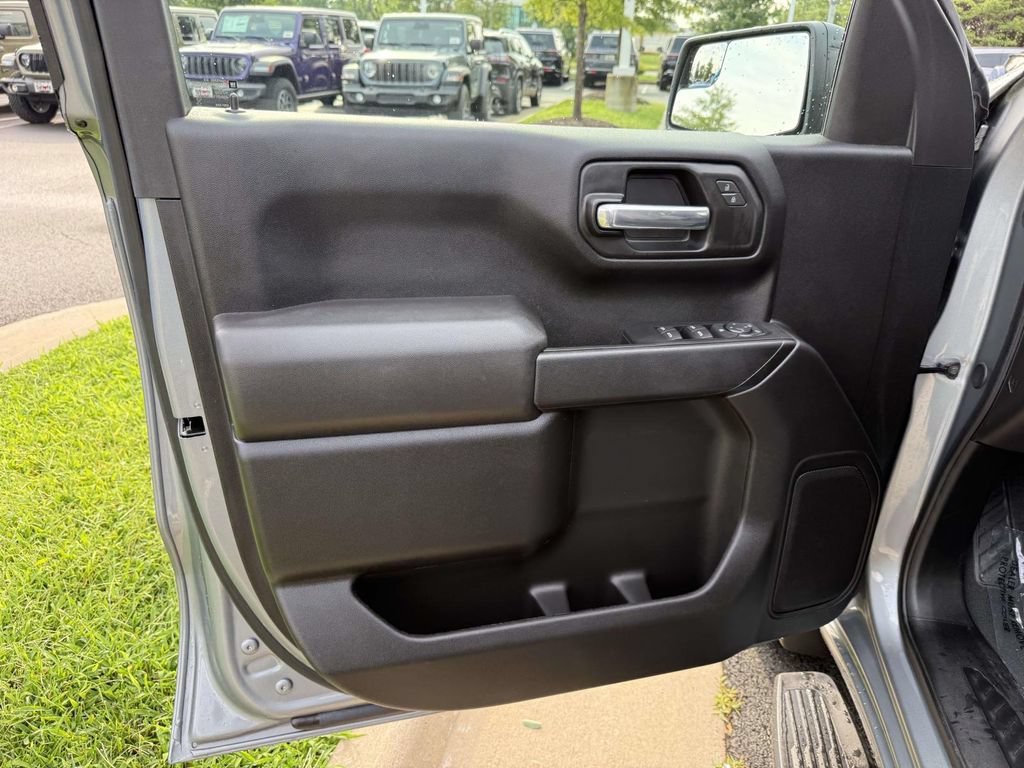 Used 2025 Chevrolet Silverado 1500 Custom w/ LPO, Dark Essentials Package AWD/4WD image 31