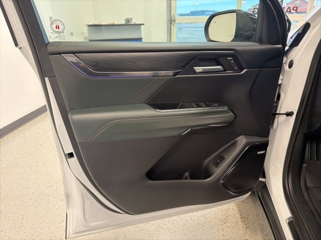 Used 2025 GMC Acadia AT4 image 43