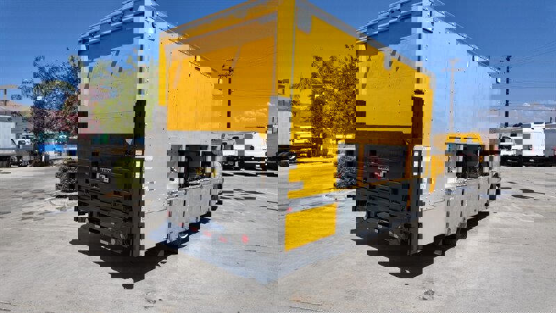 Used 2016 GMC Savana 3500 Extended image 32