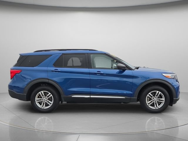 Used 2021 Ford Explorer XLT w/ Equipment Group 202A AWD/4WD image 9