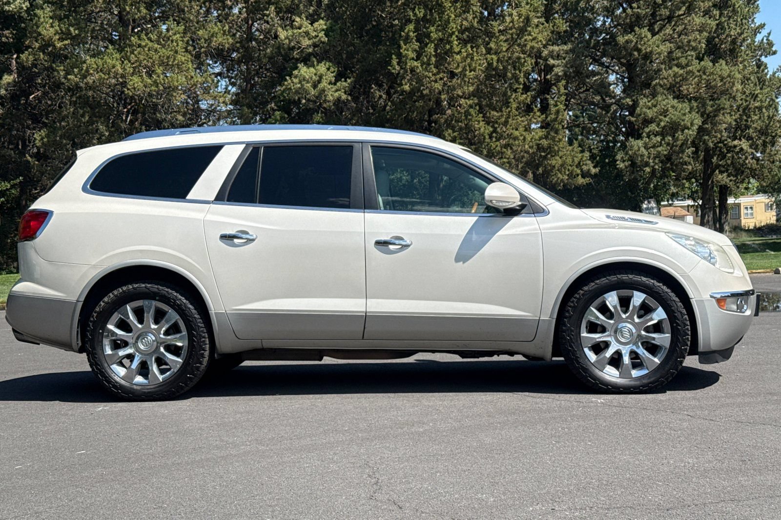 Used 2012 Buick Enclave Premium AWD/4WD image 3
