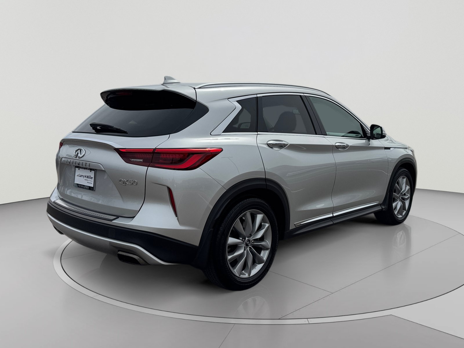 Used 2019 INFINITI QX50 Luxe w/ Protection Package FWD image 5