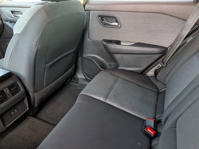 Used 2023 Nissan Rogue SV image 29
