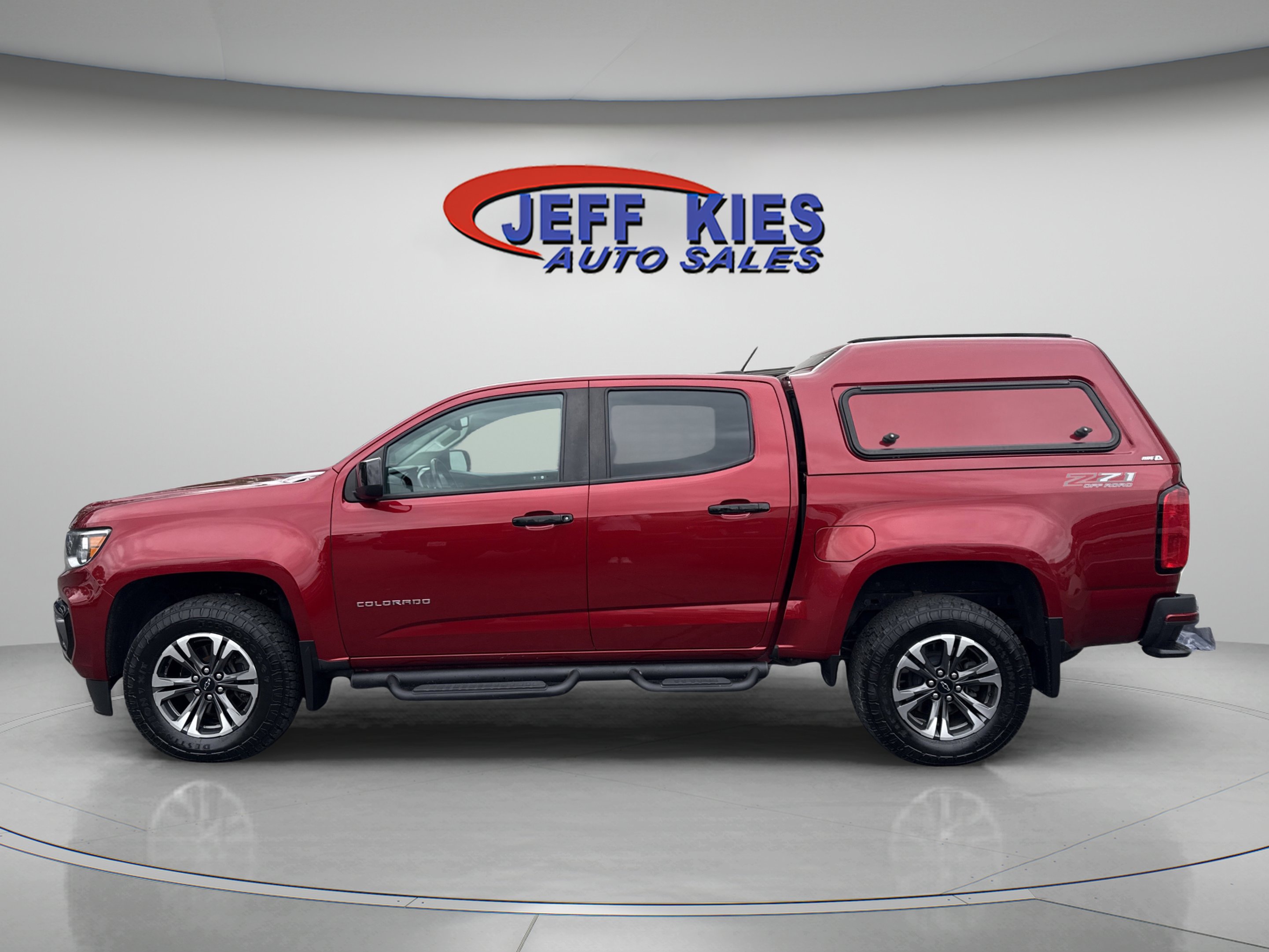Used 2021 Chevrolet Colorado Z71 w/ Safety Package AWD/4WD image 4